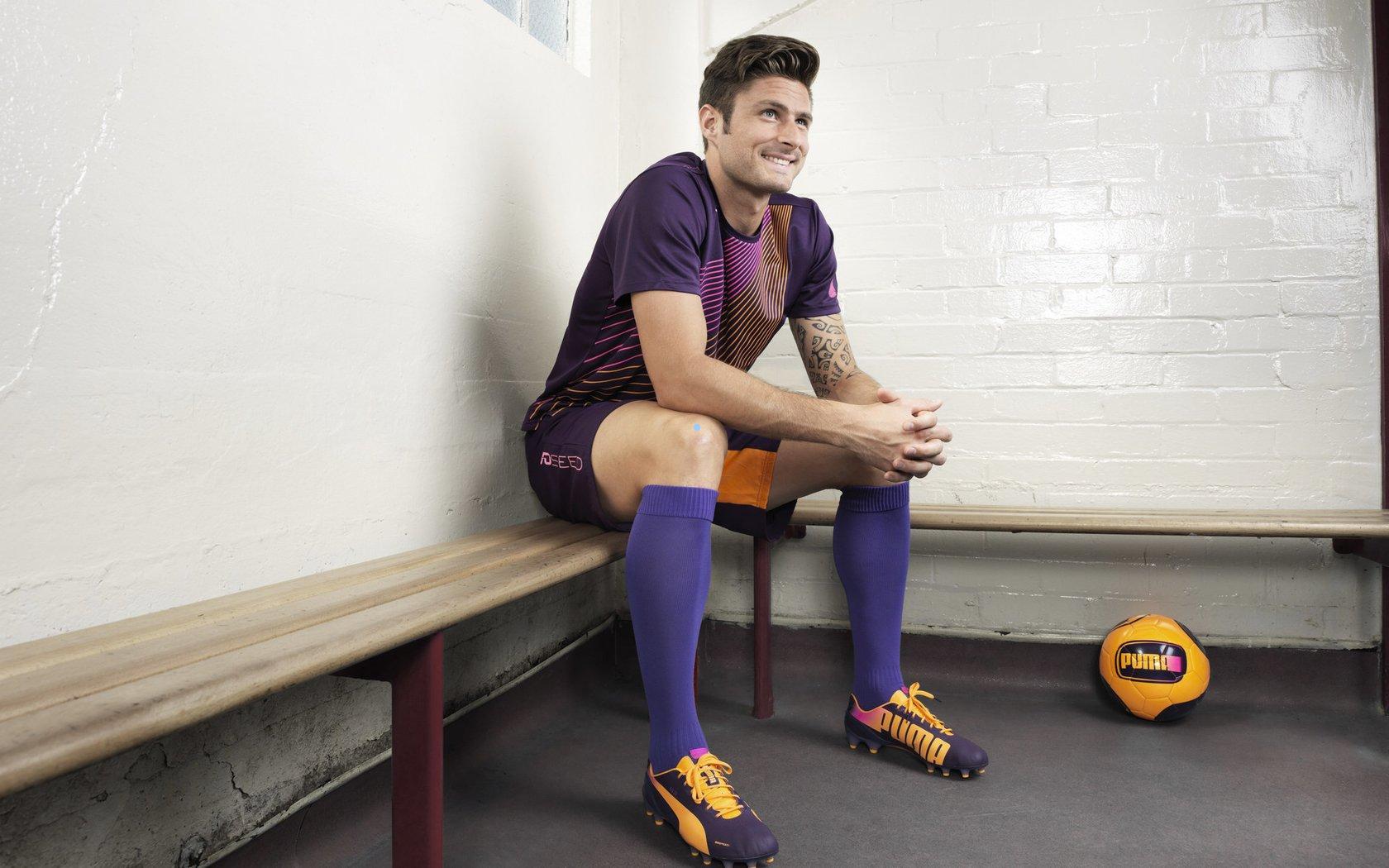 【 体育资讯】2025年亚洲杯前瞻，向余望谈对阵日本队，豪言充满干劲，干就完了点燃中国队斗志