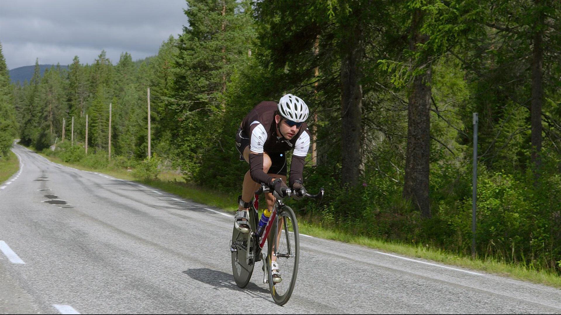 画笔与绿茵的共鸣,一位球迷用二创艺术诠释童年热爱的足球梦
